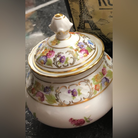 1930’s Bavaria Schumann Dresden Flower creamer and sugar bowl with lid. - Picture 10 of 12